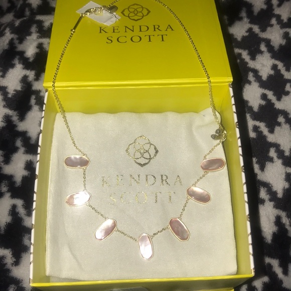 Kendra Scott mother of pearl necklace gold tone - Picture 7 of 8